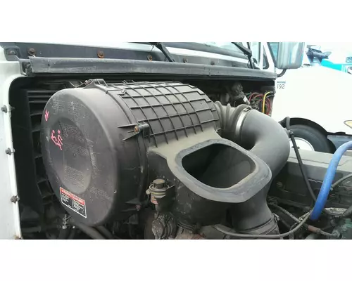 VOLVO VNL AIR CLEANER