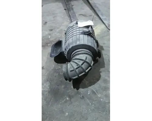 VOLVO VNL AIR CLEANER