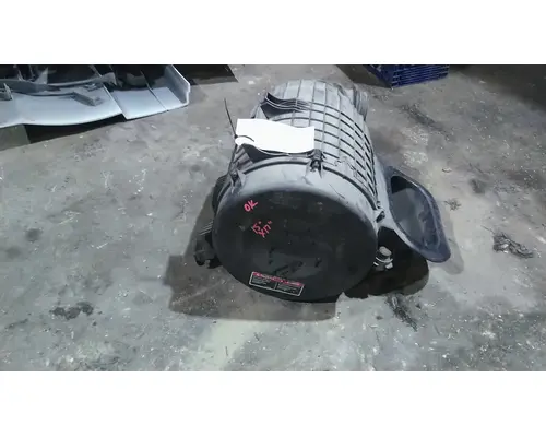 VOLVO VNL AIR CLEANER