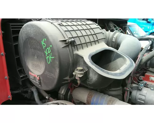 VOLVO VNL AIR CLEANER
