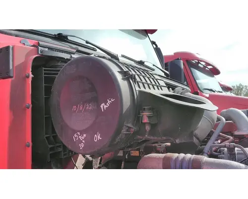 VOLVO VNL AIR CLEANER