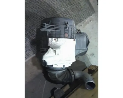 VOLVO VNL AIR CLEANER