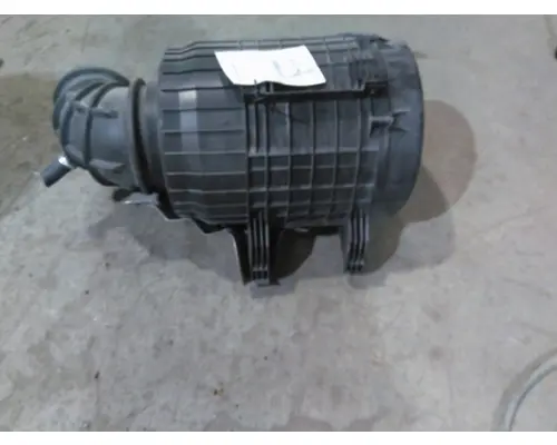 VOLVO VNL AIR CLEANER