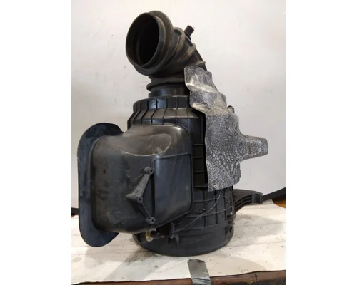 VOLVO VNL AIR CLEANER