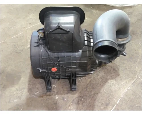 VOLVO VNL AIR CLEANER