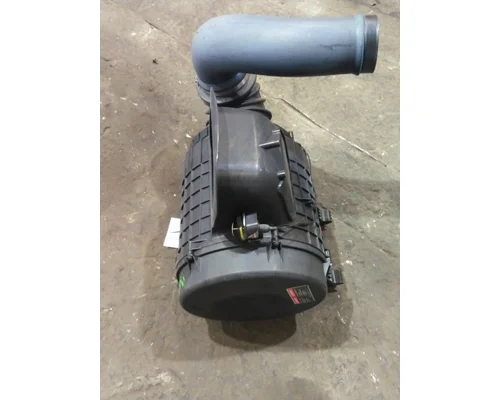 VOLVO VNL AIR CLEANER