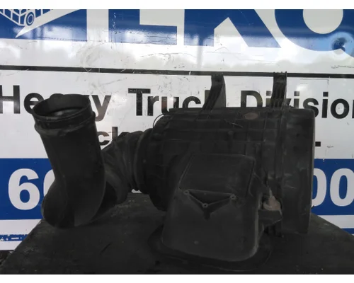 VOLVO VNL AIR CLEANER
