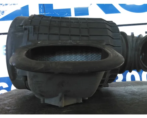 VOLVO VNL AIR CLEANER