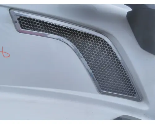 VOLVO VNL AIR INTAKE LOUVERCOVER