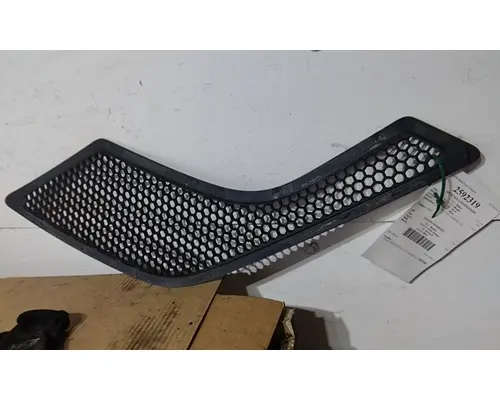 VOLVO VNL AIR INTAKE LOUVERCOVER