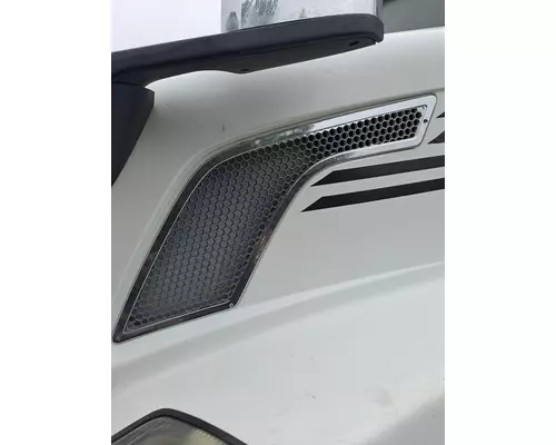 VOLVO VNL AIR INTAKE LOUVERCOVER