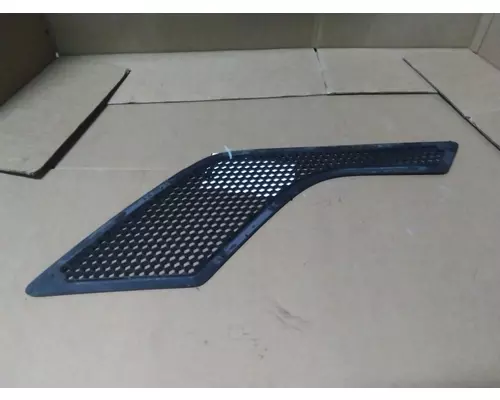 VOLVO VNL AIR INTAKE LOUVERCOVER