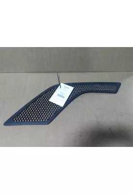 VOLVO VNL AIR INTAKE LOUVER/COVER