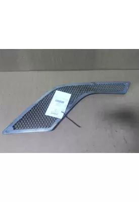 VOLVO VNL AIR INTAKE LOUVER/COVER