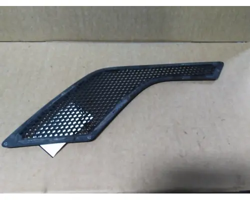 VOLVO VNL AIR INTAKE LOUVERCOVER