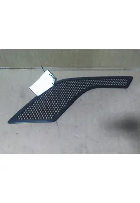 VOLVO VNL AIR INTAKE LOUVER/COVER
