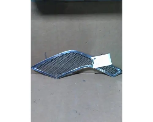 VOLVO VNL AIR INTAKE LOUVERCOVER