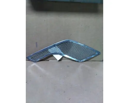 VOLVO VNL AIR INTAKE LOUVERCOVER