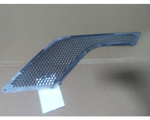 VOLVO VNL AIR INTAKE LOUVERCOVER