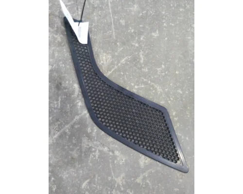 VOLVO VNL AIR INTAKE LOUVERCOVER