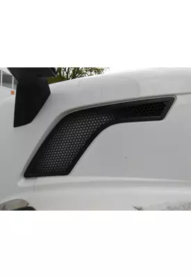 VOLVO VNL AIR INTAKE LOUVER/COVER