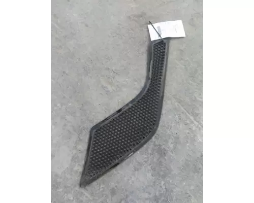 VOLVO VNL AIR INTAKE LOUVERCOVER