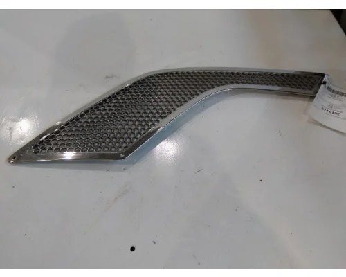 VOLVO VNL AIR INTAKE LOUVERCOVER