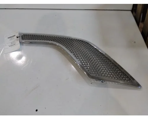 VOLVO VNL AIR INTAKE LOUVERCOVER