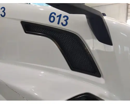 VOLVO VNL AIR INTAKE LOUVERCOVER
