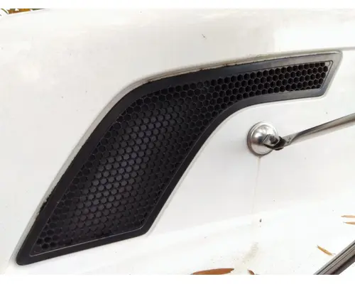 VOLVO VNL AIR INTAKE LOUVERCOVER