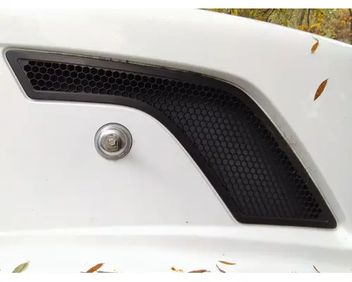 VOLVO VNL AIR INTAKE LOUVERCOVER