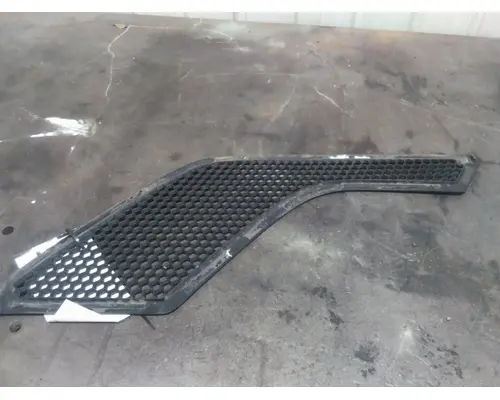 VOLVO VNL AIR INTAKE LOUVERCOVER