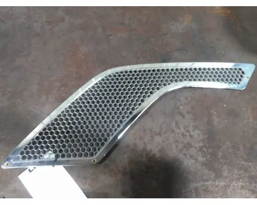 VOLVO VNL AIR INTAKE LOUVERCOVER