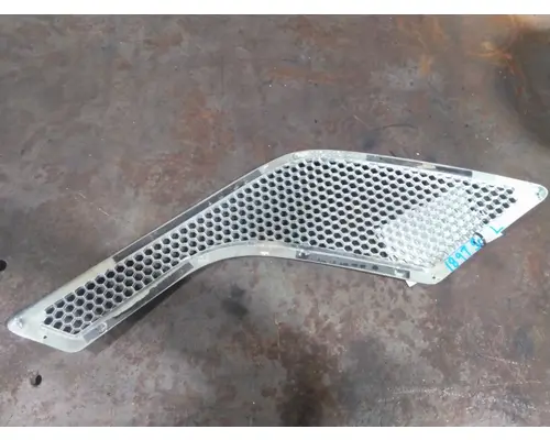 VOLVO VNL AIR INTAKE LOUVERCOVER