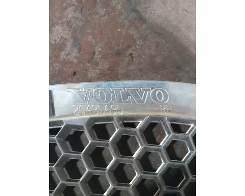 VOLVO VNL AIR INTAKE LOUVERCOVER