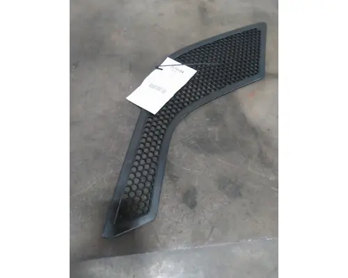 VOLVO VNL AIR INTAKE LOUVERCOVER