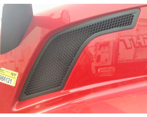 VOLVO VNL AIR INTAKE LOUVERCOVER