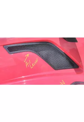 VOLVO VNL AIR INTAKE LOUVER/COVER
