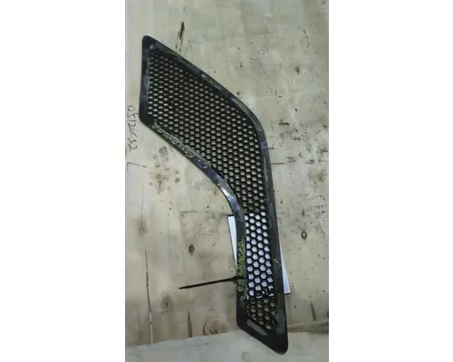 VOLVO VNL AIR INTAKE LOUVERCOVER