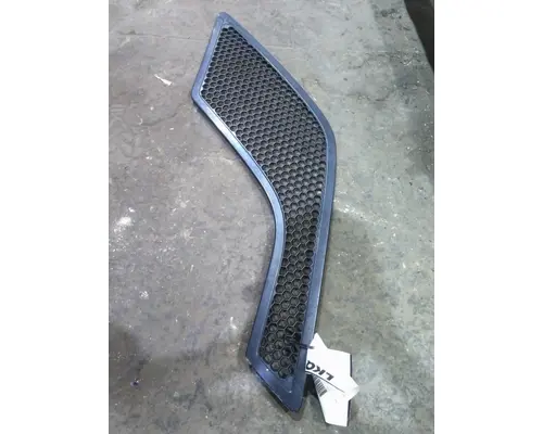 VOLVO VNL AIR INTAKE LOUVERCOVER