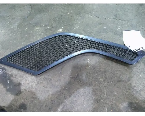 VOLVO VNL AIR INTAKE LOUVERCOVER