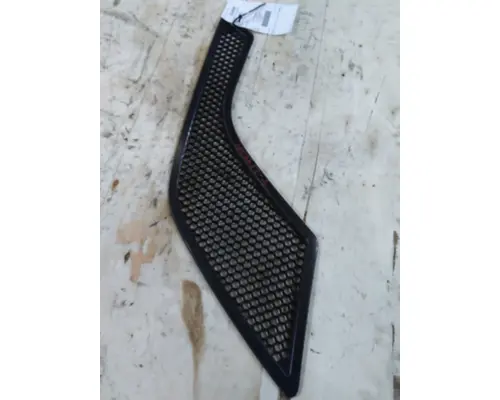 VOLVO VNL AIR INTAKE LOUVERCOVER