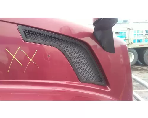 VOLVO VNL AIR INTAKE LOUVERCOVER