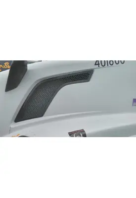 VOLVO VNL AIR INTAKE LOUVER/COVER