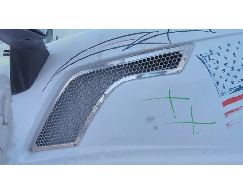 VOLVO VNL AIR INTAKE LOUVERCOVER