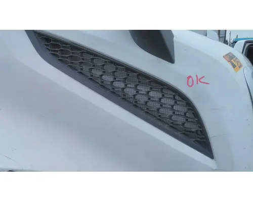 VOLVO VNL AIR INTAKE LOUVERCOVER