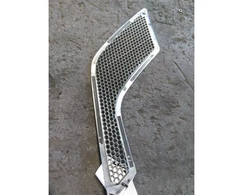 VOLVO VNL AIR INTAKE LOUVERCOVER
