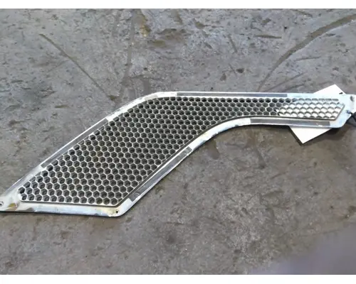 VOLVO VNL AIR INTAKE LOUVERCOVER