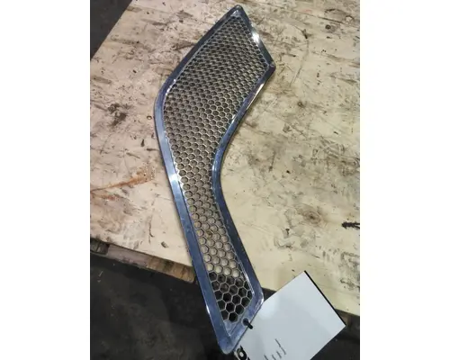 VOLVO VNL AIR INTAKE LOUVERCOVER