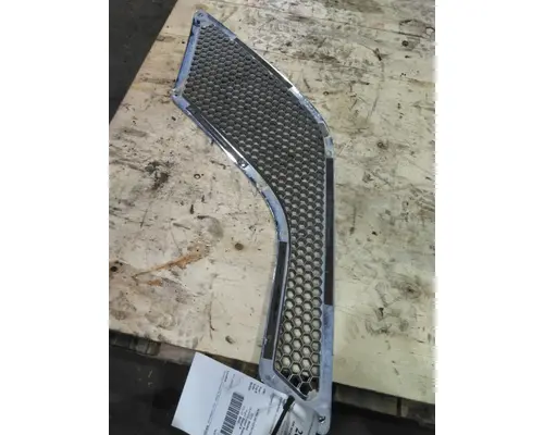 VOLVO VNL AIR INTAKE LOUVERCOVER